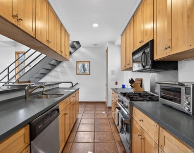 428 Harbor Road - Photo Thumbnail 10
