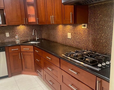 254 College Drive - Photo Thumbnail 1