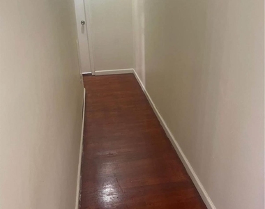 254 College Drive - Photo Thumbnail 2
