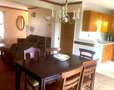 529 King Street - Photo Thumbnail 6