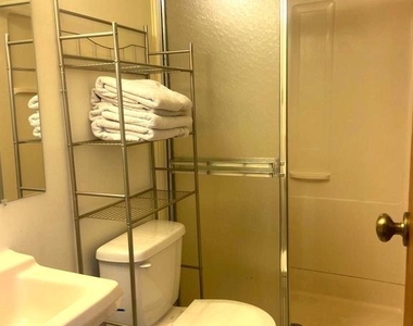 529 King Street - Photo Thumbnail 12