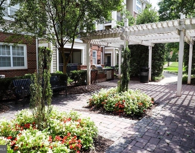 12929 Centre Park Circle - Photo Thumbnail 34