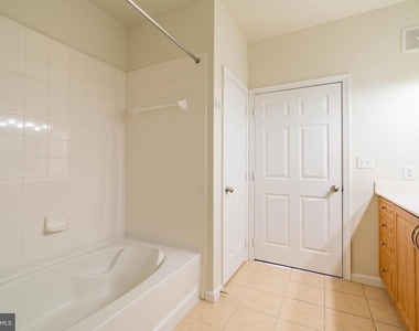 12929 Centre Park Circle - Photo Thumbnail 15