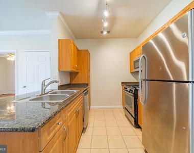 12929 Centre Park Circle - Photo Thumbnail 5