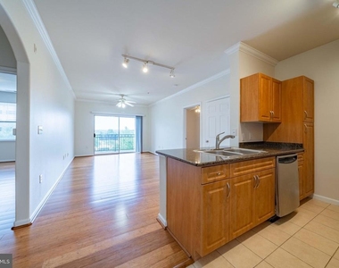 12929 Centre Park Circle - Photo Thumbnail 7