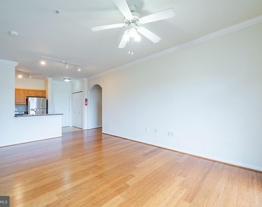 12929 Centre Park Circle - Photo Thumbnail 10