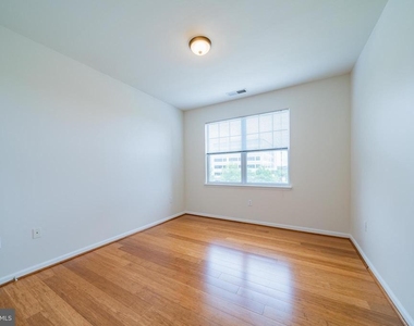 12929 Centre Park Circle - Photo Thumbnail 17