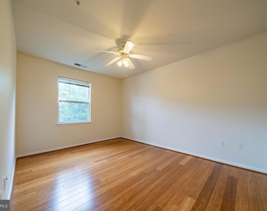12929 Centre Park Circle - Photo Thumbnail 12