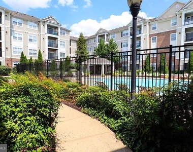 12929 Centre Park Circle - Photo Thumbnail 24