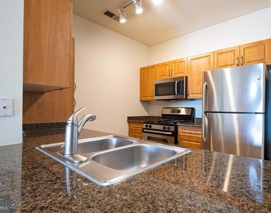 12929 Centre Park Circle - Photo Thumbnail 6