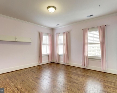 7233 Addington Drive - Photo Thumbnail 11