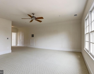 7233 Addington Drive - Photo Thumbnail 14