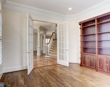 7233 Addington Drive - Photo Thumbnail 8