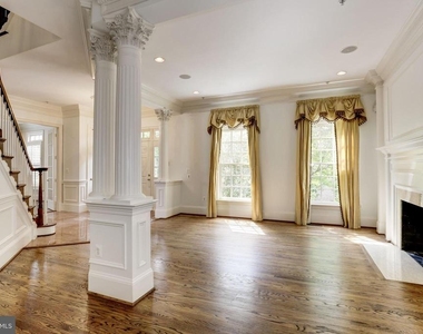 7233 Addington Drive - Photo Thumbnail 2