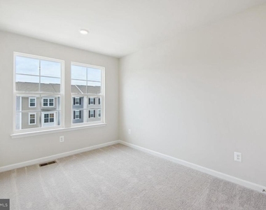 154 Tye Court - Photo Thumbnail 16