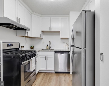2030 N Adams Street - Photo Thumbnail 11