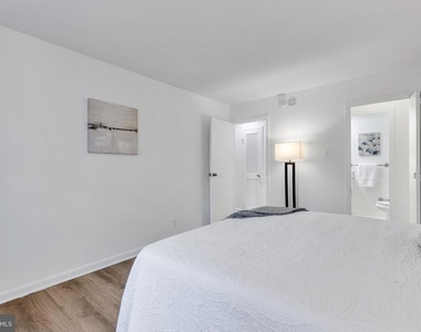 2030 N Adams Street - Photo Thumbnail 18