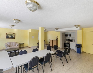 2030 N Adams Street - Photo Thumbnail 32