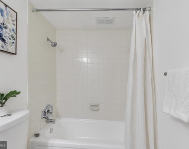 2030 N Adams Street - Photo Thumbnail 26