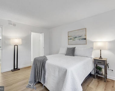 2030 N Adams Street - Photo Thumbnail 17