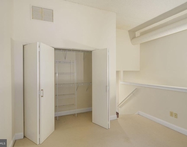 2429 Locust Street - Photo Thumbnail 8