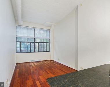 2429 Locust Street - Photo Thumbnail 4