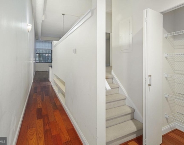 2429 Locust Street - Photo Thumbnail 11