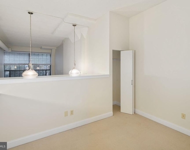 2429 Locust Street - Photo Thumbnail 7