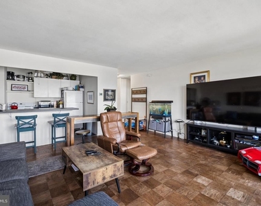 220 Locust Street - Photo Thumbnail 1