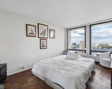 220 Locust Street - Photo Thumbnail 3