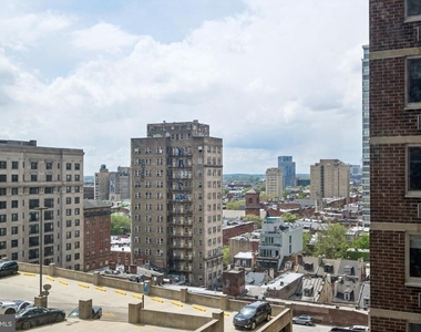 1420 Locust Street - Photo Thumbnail 7