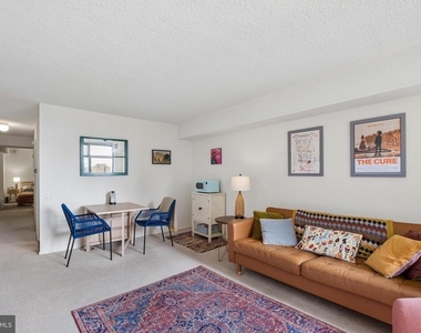 1420 Locust Street - Photo Thumbnail 1