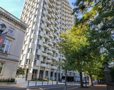 604 S Washington Square - Photo Thumbnail 7