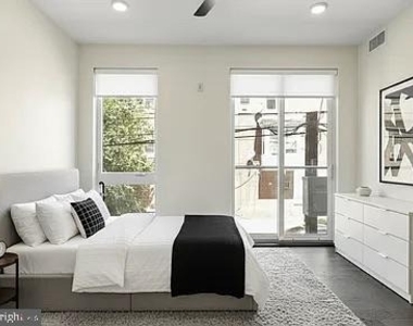 1868 Frankford Avenue - Photo Thumbnail 3