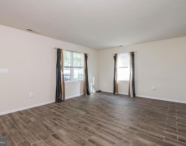 3718 Merrick Road - Photo Thumbnail 27