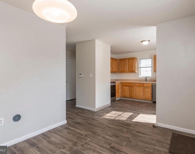 3718 Merrick Road - Photo Thumbnail 21