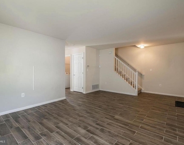 3718 Merrick Road - Photo Thumbnail 29