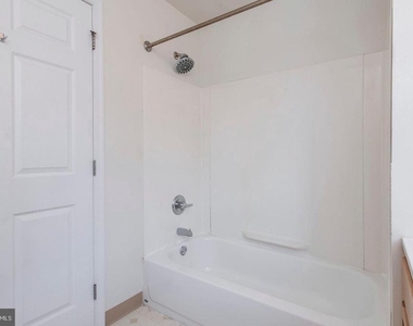 3718 Merrick Road - Photo Thumbnail 10