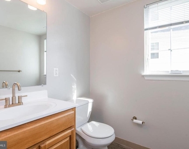 3718 Merrick Road - Photo Thumbnail 25