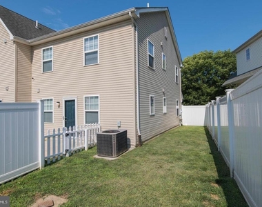 3718 Merrick Road - Photo Thumbnail 7