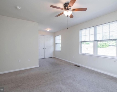 3718 Merrick Road - Photo Thumbnail 14