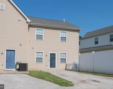 3718 Merrick Road - Photo Thumbnail 6
