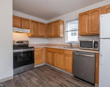 3718 Merrick Road - Photo Thumbnail 18