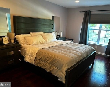 4438 Riverview Lane - Photo Thumbnail 12