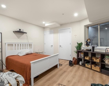 1702 Point Breeze Avenue - Photo Thumbnail 15