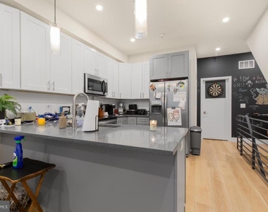1702 Point Breeze Avenue - Photo Thumbnail 4
