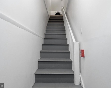 252 E Girard Avenue - Photo Thumbnail 13