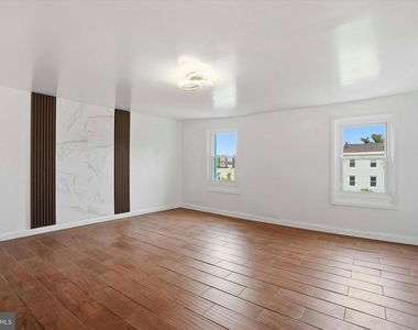 250 E Girard Avenue - Photo Thumbnail 3