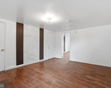 250 E Girard Avenue - Photo Thumbnail 6