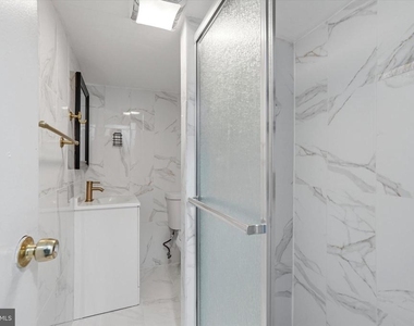 250 E Girard Avenue - Photo Thumbnail 5